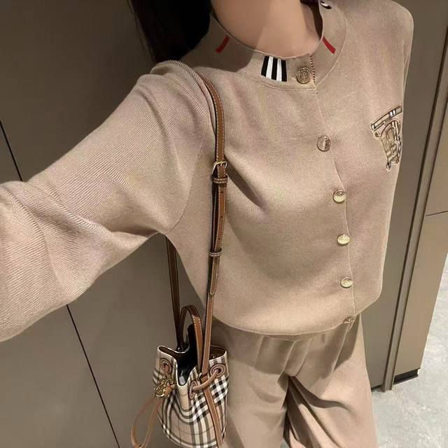 Burberry Burberry Bbr letter embroidered round neck cardigan trousers knitted su