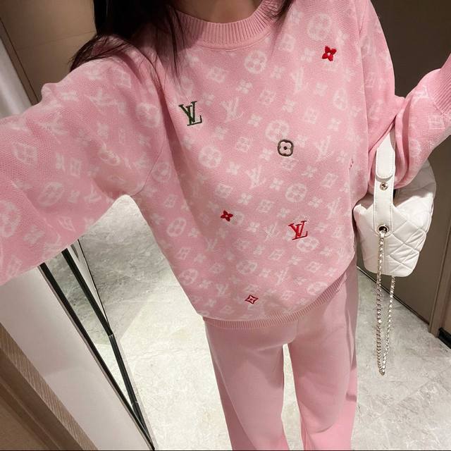 Louis Vuitton Lv Donkey's letter four-leaf clover color embroidery dark pattern