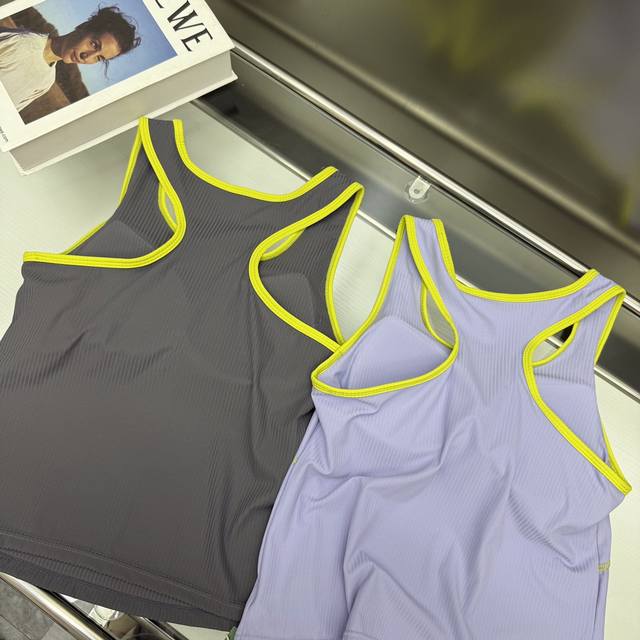Let me recommend a comfortable vest~~ Everyone needs a base layer. It is really