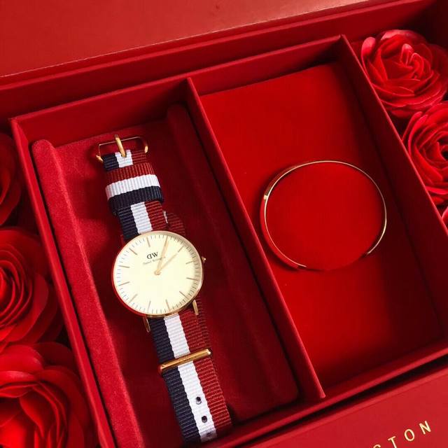 Valentine's Day is coming, Dw watch bracelet rose gift box, original authentic