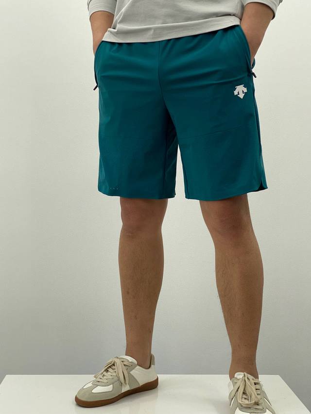 Descente Descente men's outdoor sports casual shorts are perfect for business an