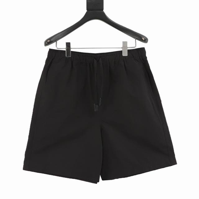 Loewe hollow embroidery linen shorts are made of a blend of 32% nylon and 68% co