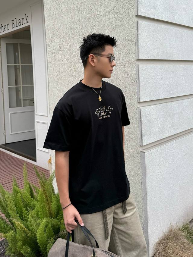 Louis Vuitton 2025Ss new front and back embroidered letters couple casual short-