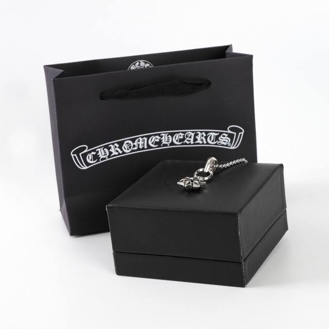 Chromehearts Chromehearts six-pointed star pendant necklace Restore the quality
