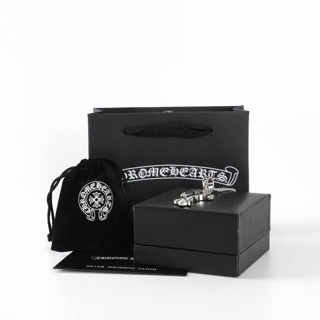 Chromehearts Chrome Hearts Cross Pendant Necklace Restore the quality of the cab
