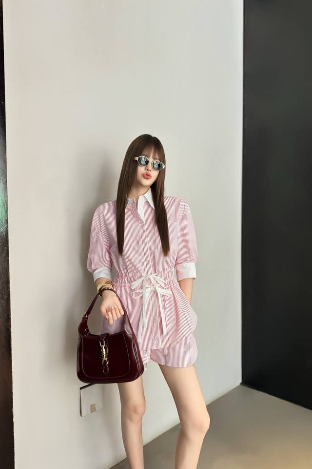 New shorts Gucc* Gucci 2025Ss new striped shirt and shorts set The upper body is
