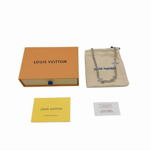 Louis Vuitton Wang Hedi same style engraved logo letter necklace, same style for
