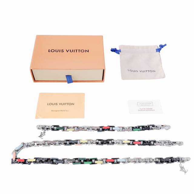 white background Lv bamboo diamond enamel necklace! New Louis Vuitton Lv Paradi