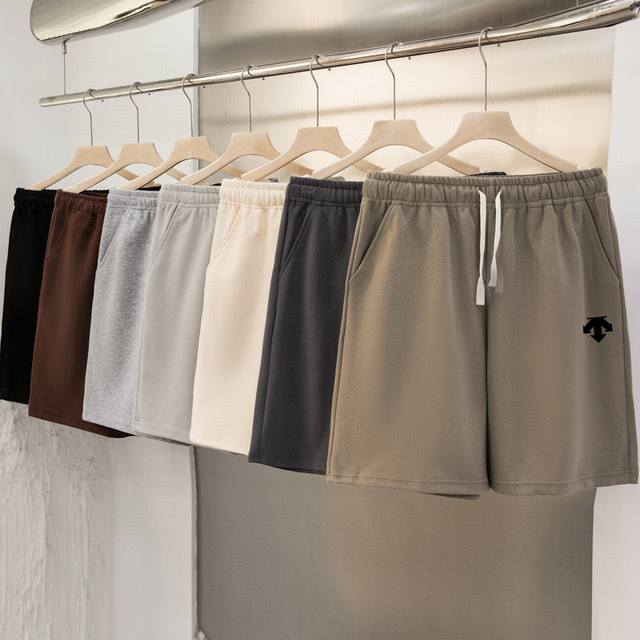 Price reduction benefits! Supply. Descente 25 new summer high street texture red