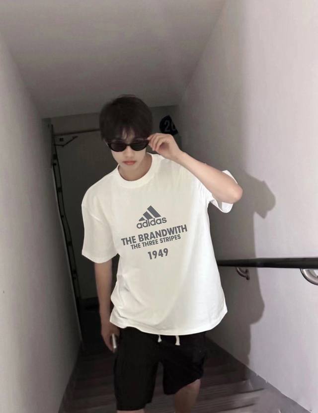 Adidas Blangis round neck short sleeve half sleeve T-shirt The fabric is made of