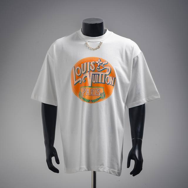 Louis Vuitton Lv25Ss Chain Flying Seal Short Sleeve T-shirt This T-shirt is knit