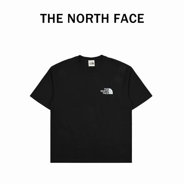 The North Face Tnf co-branded short-sleeved shirt with small square logos on th