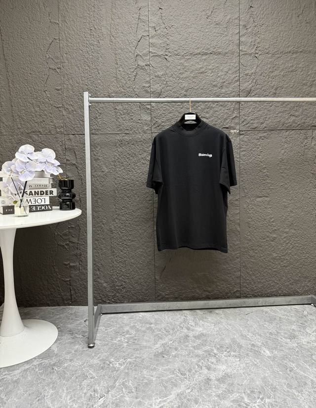 Balenciaga Balenciaga Blurred Printed Logo Basic Short Sleeve T-shirt Fabric: 16