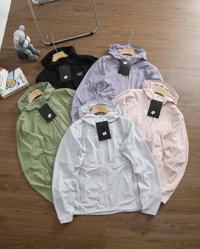Carefully selected goods! Arc'teryx new men's and women's hooded sunscreen jack