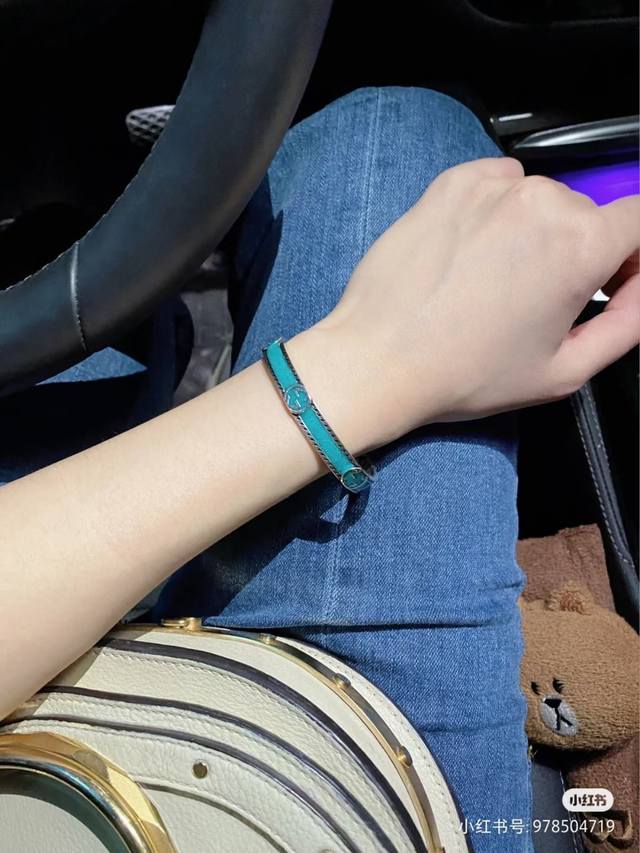 Gucci interlocking double G bracelet for couples! Guccio Gucci's initials are p