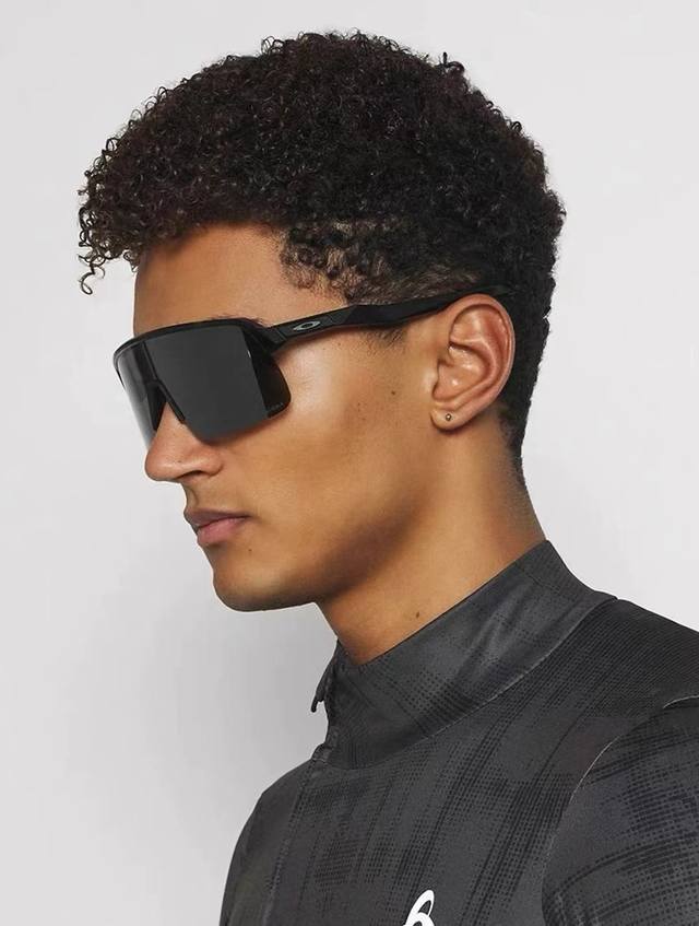 High Quality Oakley Sutro Lite Sweep Series Outdoor Photochromic Cycling Mirror