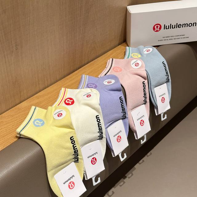 Lulu women's socks are here! Candy colors are perfect for summer! Friends who li