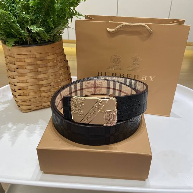 Burberry classic embossed belt, logo gold buckle, elegant and durable, the late