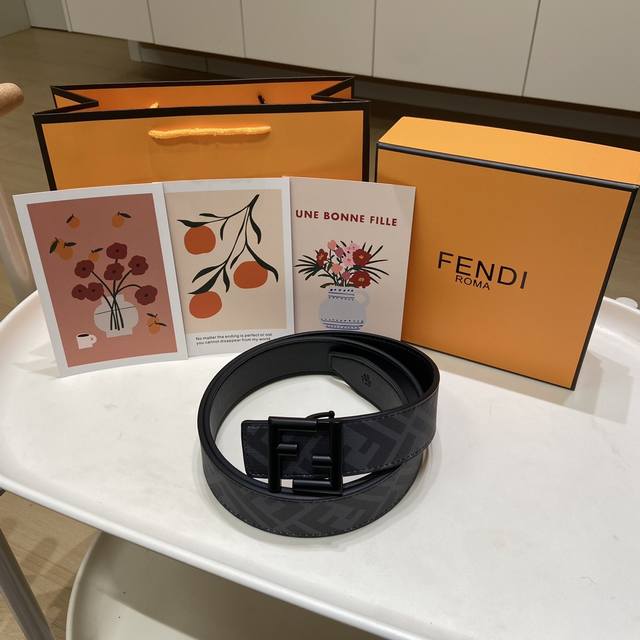 High quality Fendi solid color classic belt, black buckle with logo, elegant an