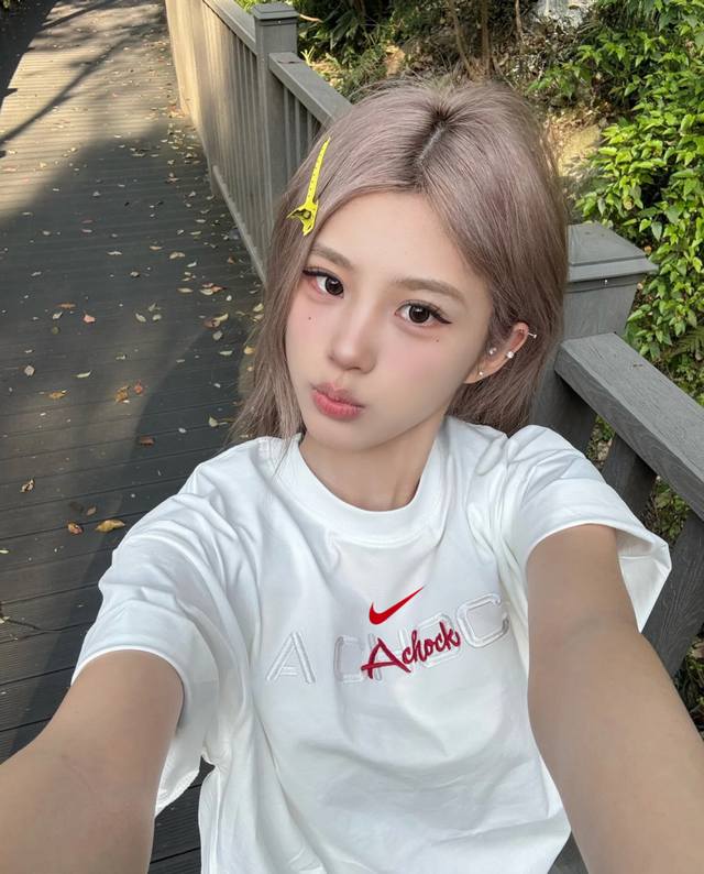 Nike. Red Nike hook letter short sleeves white couple style short sleeves loose