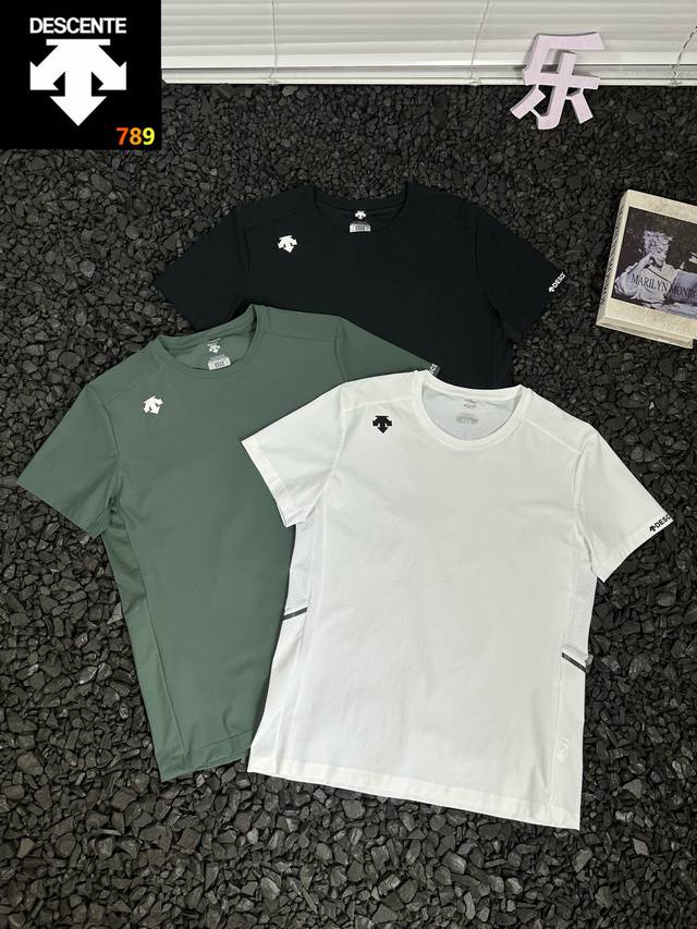 Descente Solid color casual fashion all-match three-dimensional rubber logo clos
