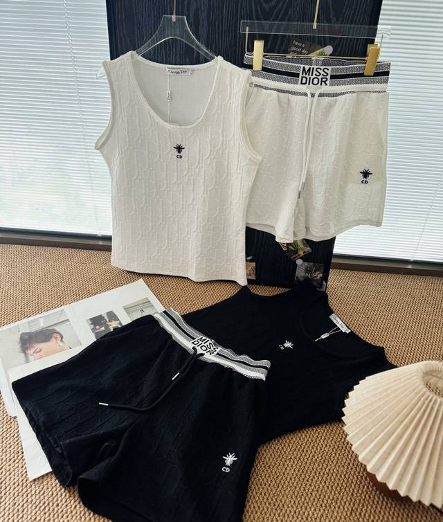 Product name: Dio* Customized jacquard letter embroidered bee vest shorts set S
