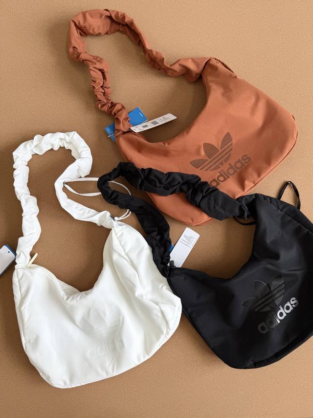 Adidas Trefoil Medium Cloud Bag Size: 38*22*14 Color: black, white, caramel. Can