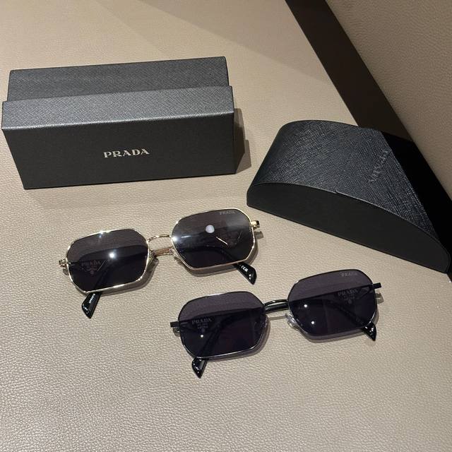 Prada imported polarized sunglasses for men and women. New style, mirror with l