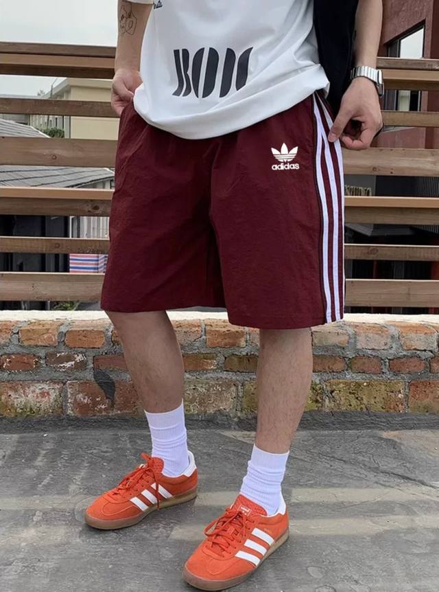 Two-Wear Adidas Zipper Three-Bar Shorts Breathable and Versatile Couple Shorts