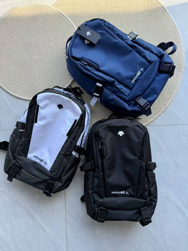 Original order exported to Korea Come and get Descente 26L brand logo zipper ny