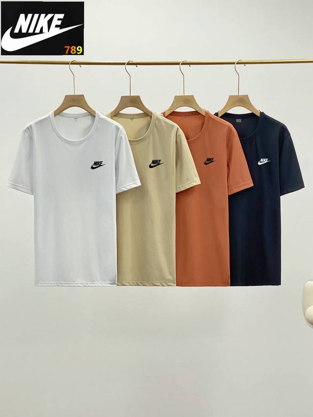 Nike The upper body looks slim and stylish. This issue's key recommendation! The