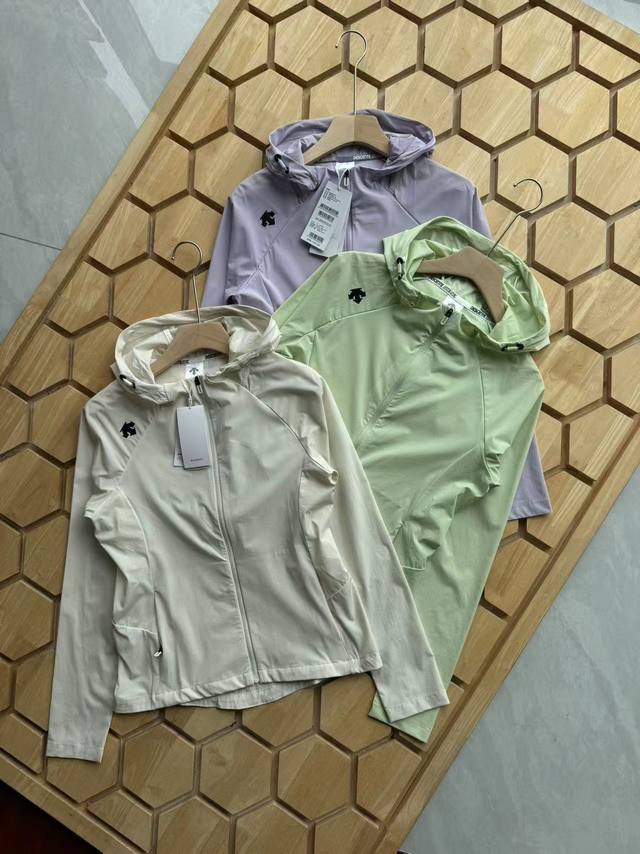 Top original goods Descente training series, women's sports tops Upf70 sun prot