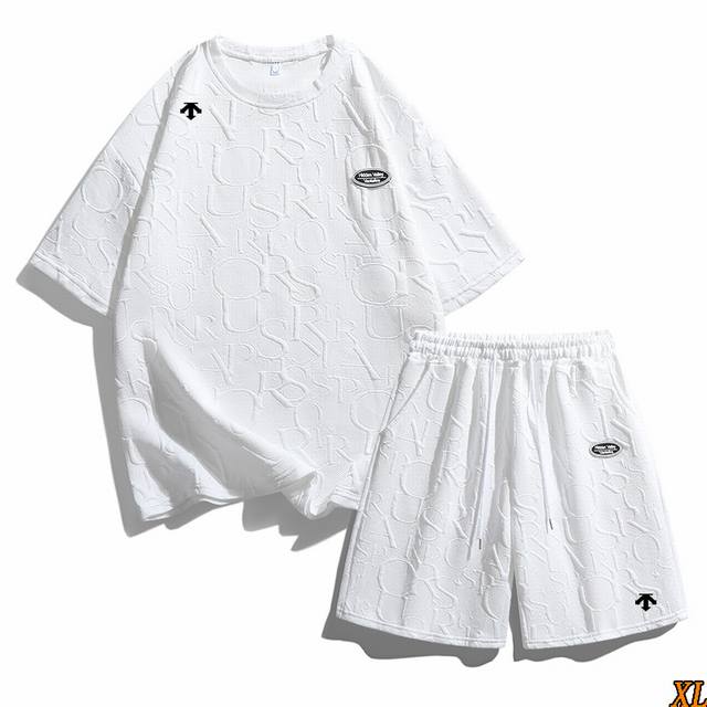 Descente exclusive real shot of the new summer high-quality short-sleeved shorts