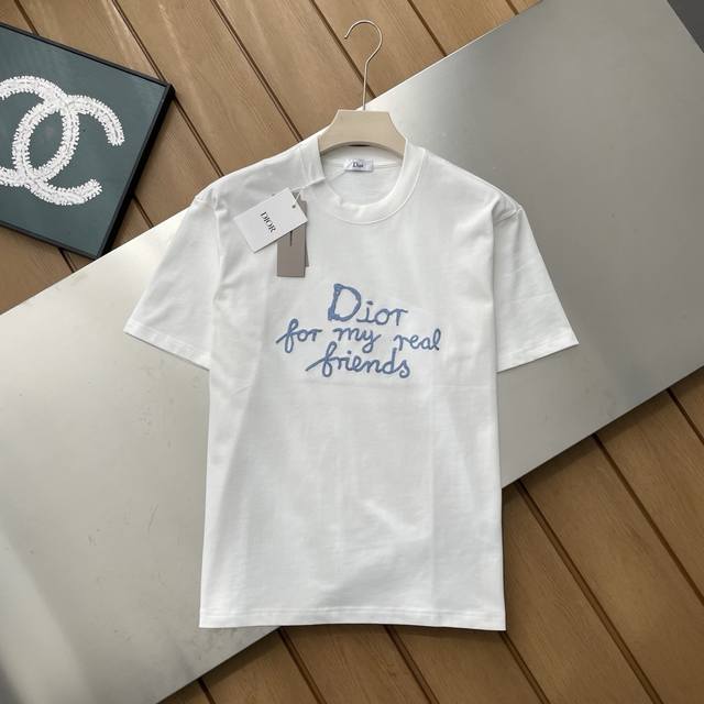 The counter restores the top replica version of Dior Dior's graffiti and cursiv