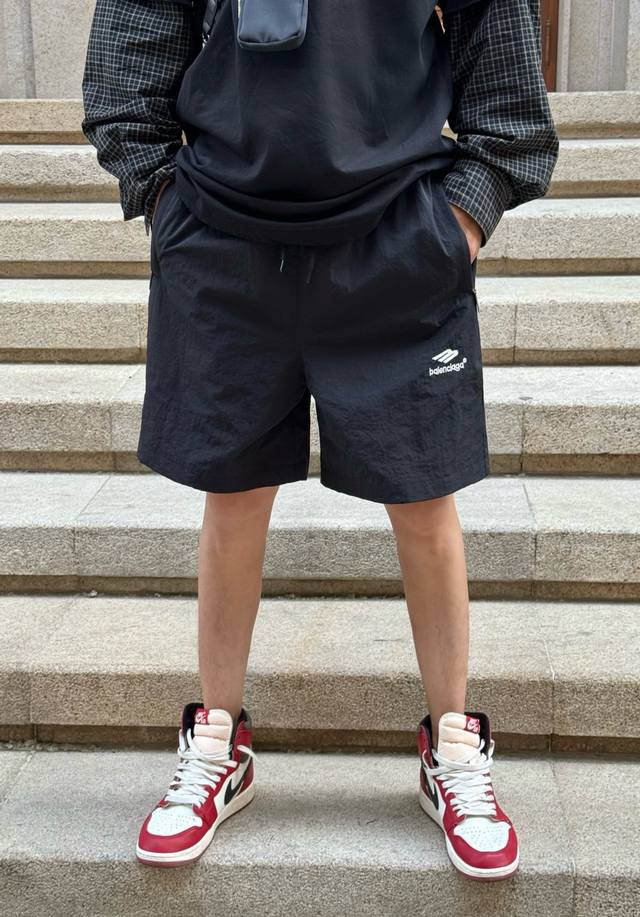 Balenciaga Balenciaga 3M embroidered nylon zipper pocket black high street short