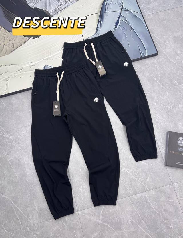 Descente's quick-drying drawstring sports pants, start a dynamic sports moment!