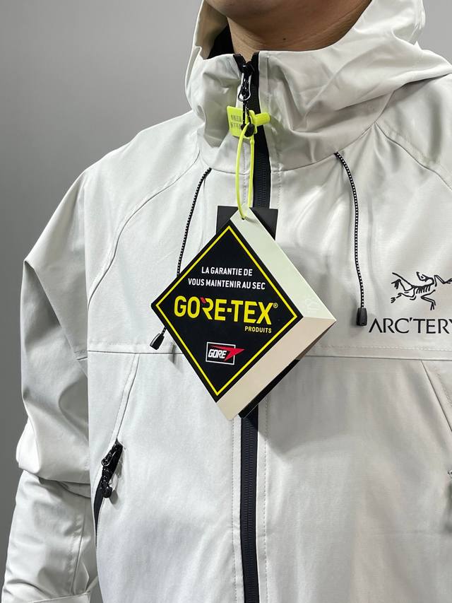18661# New Arc'Teryx Arc'teryx Gore-Tex waterproof breathable soft shell jacket