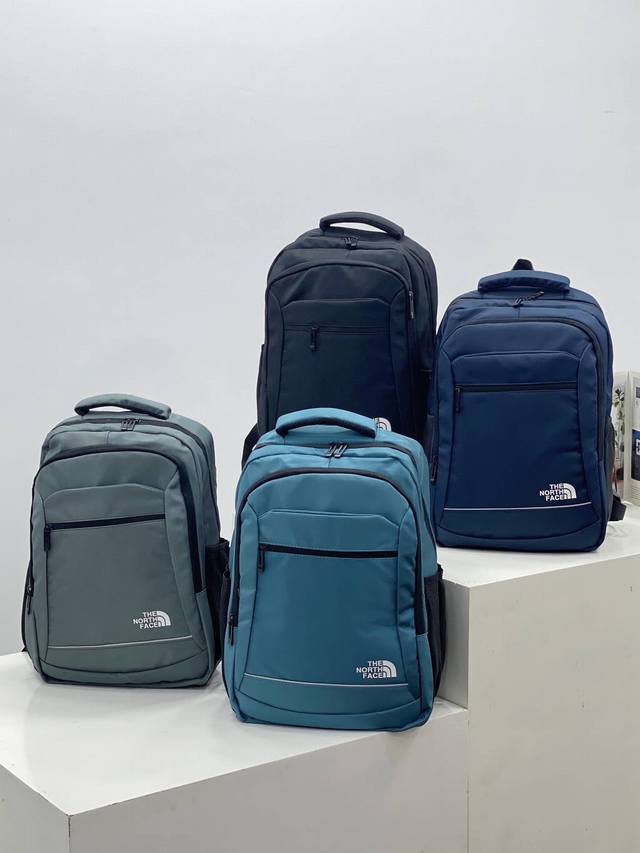 The North Face four-color backpack is the latest high-quality counter model for