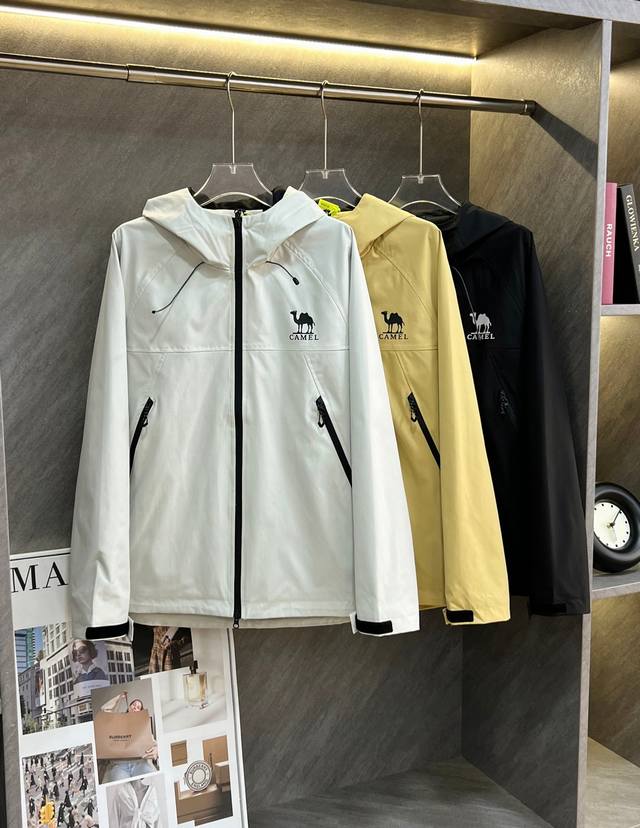18663# Camel Hooded Outdoor Sports Soft Shell Windbreaker Classic Style New Arri