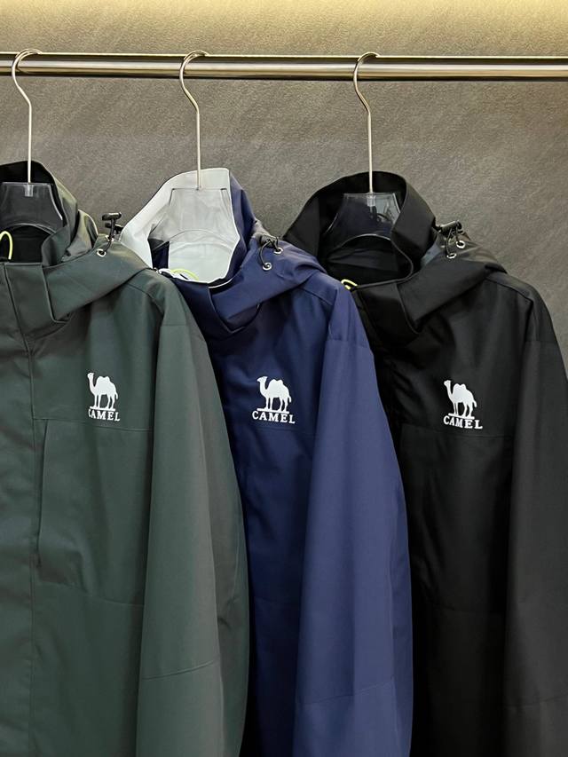 19662# Camel Hooded Outdoor Sports Soft Shell Windbreaker Classic Style New Arri