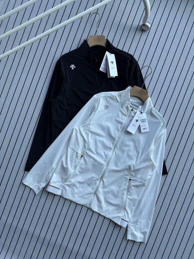 Descente Golf Field Series Men's Lightweight Jacket. Combining sports functions