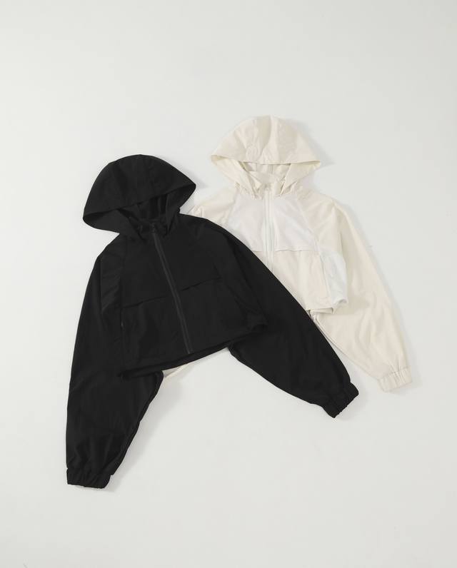 Alo Short hooded jacket