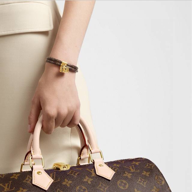 Lv Louis Vuitton Luggage Double-loop Leather Bracelet with Counter Full Package