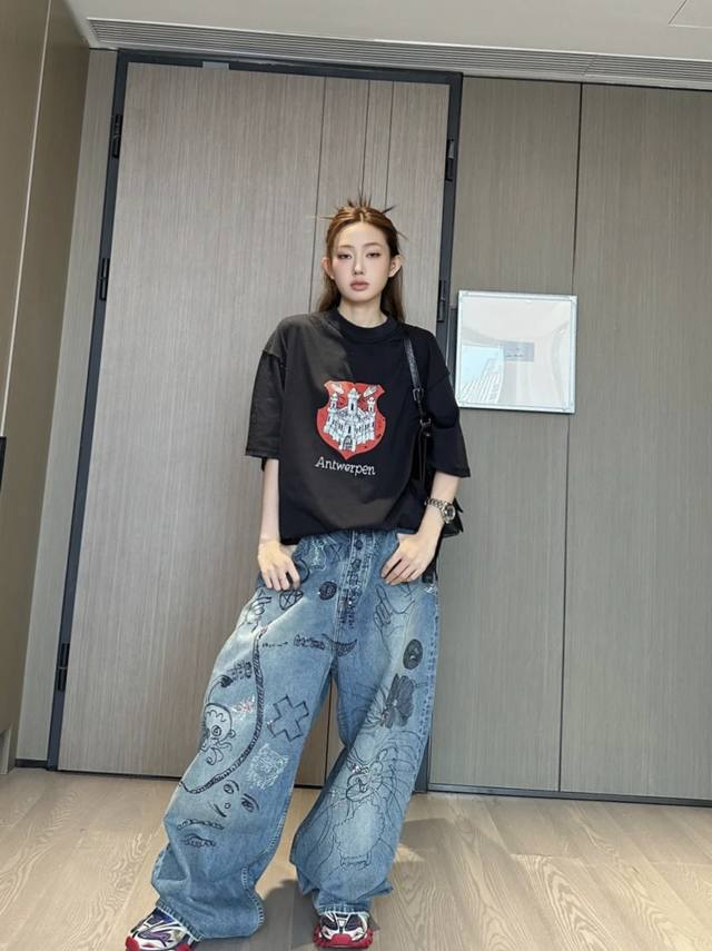 Balenciaga Parisian family Ss24 Logo print distressed round neck short sleeve T-