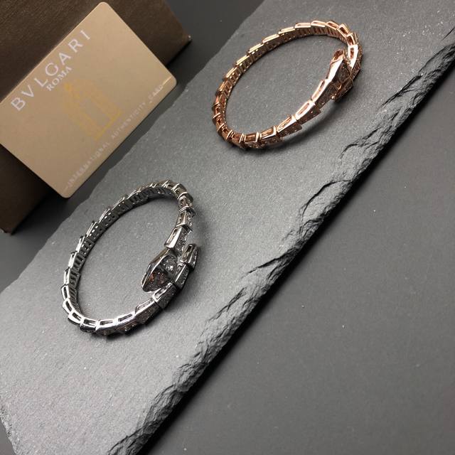 Bvlgari Ceramic Bracelet, the highest version, is coming soon. I got a batch of