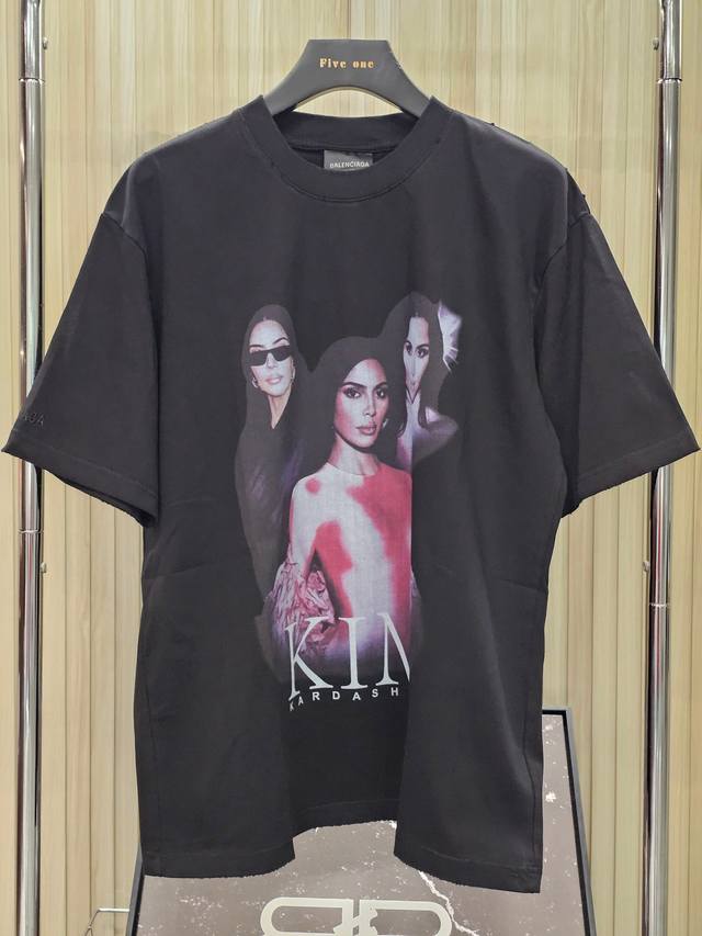 Balenciaga Parisian family Ss25 brand ambassador Fanclub series letter print pat