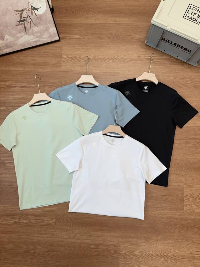 Descente 25 Summer new daily commuting short-sleeved three-dimensional cutting,