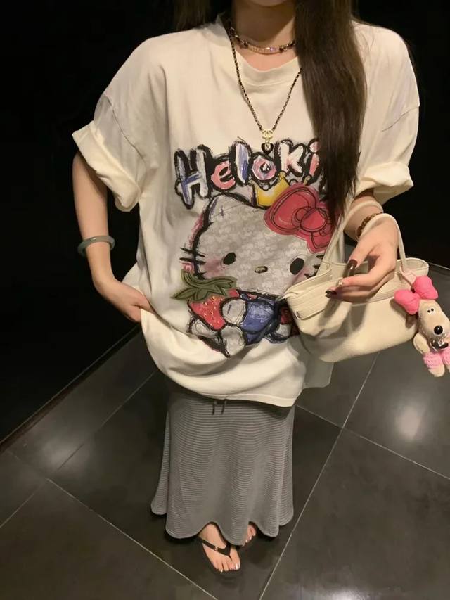 Miu Miu's new Hello Kitty limited series short-sleeved T-shirt I found a treasur