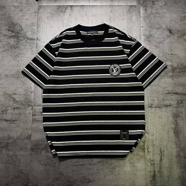 Lv striped printed couple raglan sleeve short-sleeved T-shirt The fabric is made