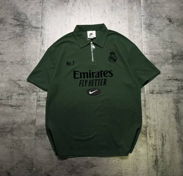 Nike gradient embroidery couple short-sleeved Polot shirt The fabric is made of